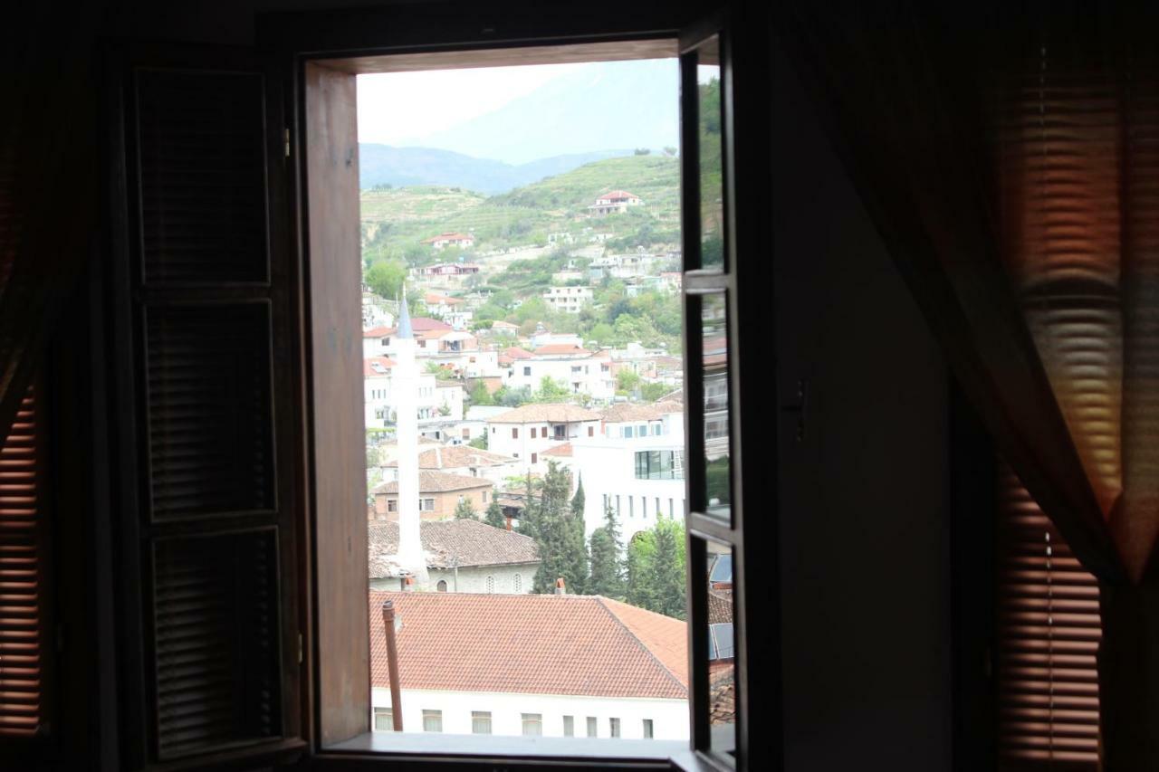 Guesthouse Arjan بيرات المظهر الخارجي الصورة