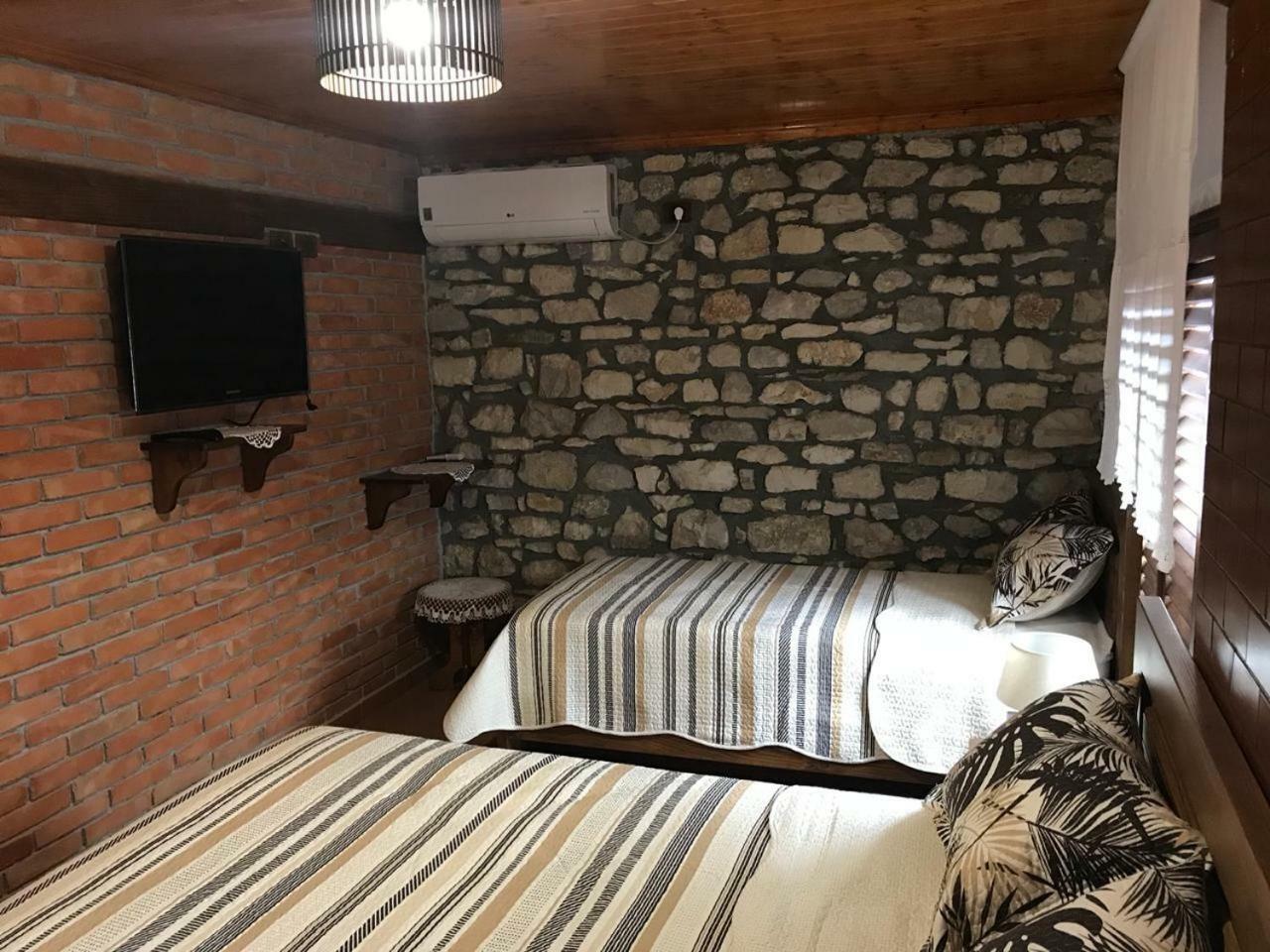 Guesthouse Arjan بيرات المظهر الخارجي الصورة