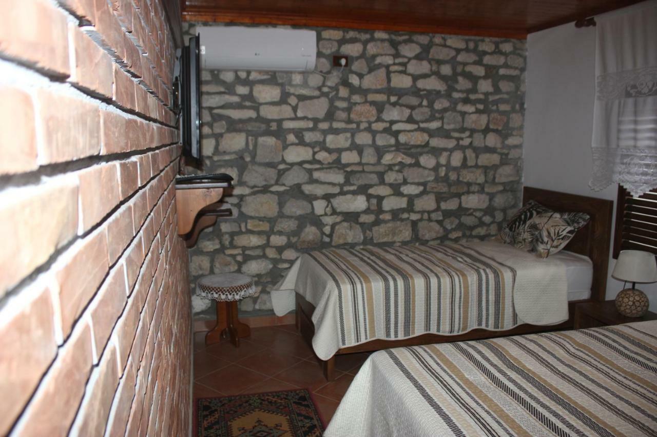 Guesthouse Arjan بيرات المظهر الخارجي الصورة
