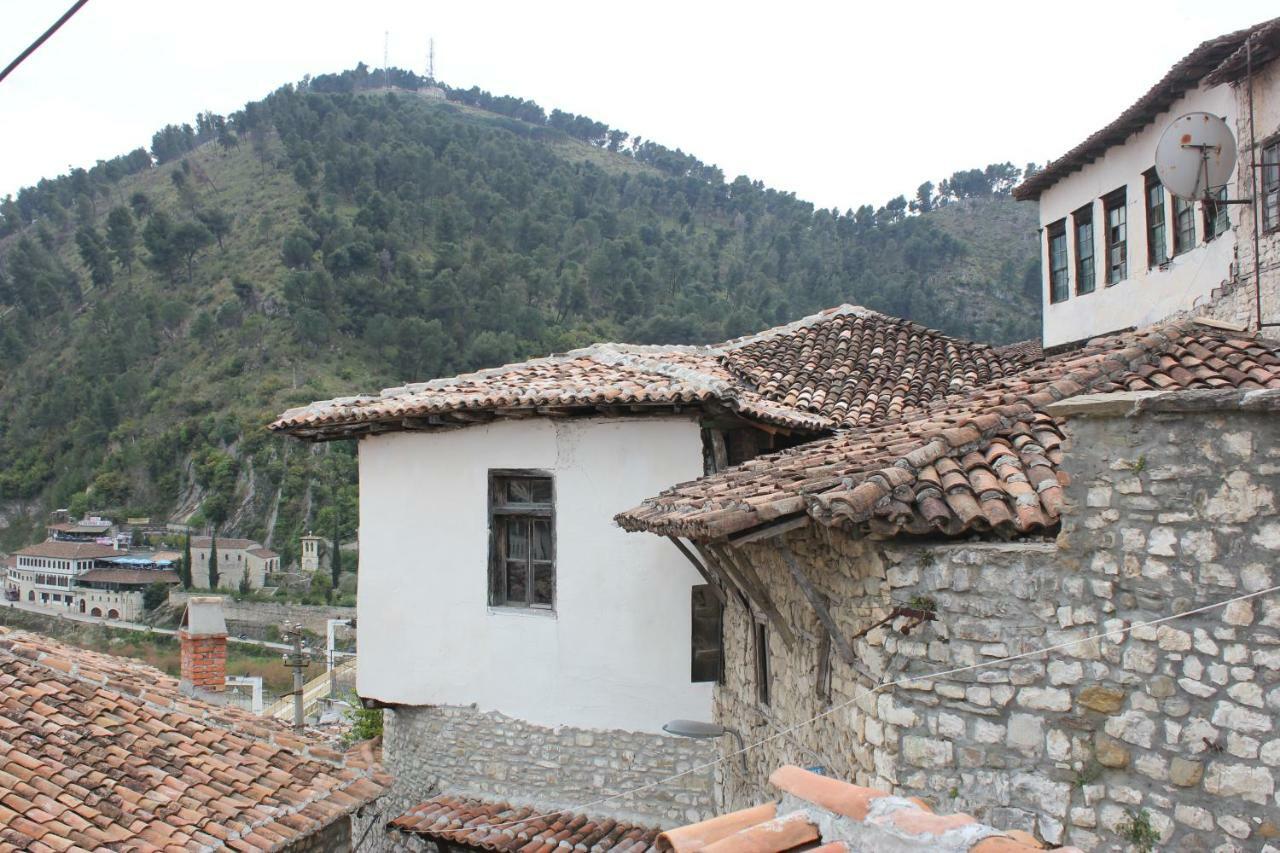 Guesthouse Arjan بيرات المظهر الخارجي الصورة