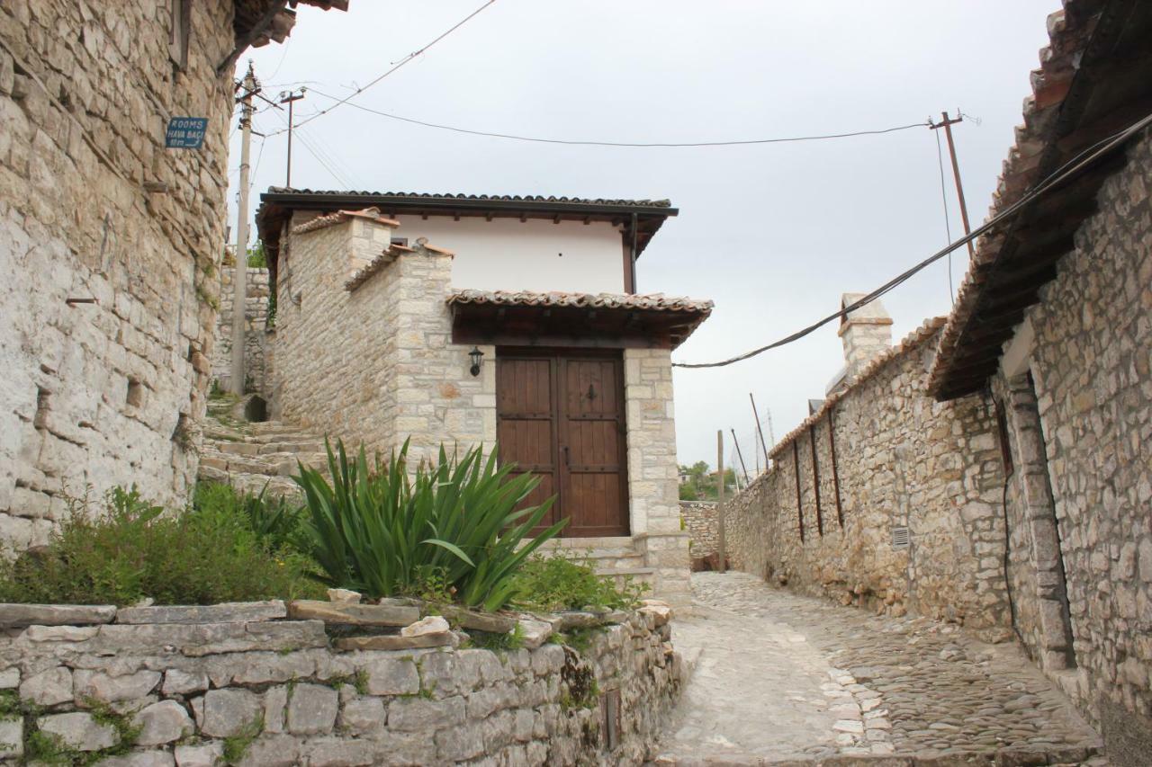 Guesthouse Arjan بيرات المظهر الخارجي الصورة